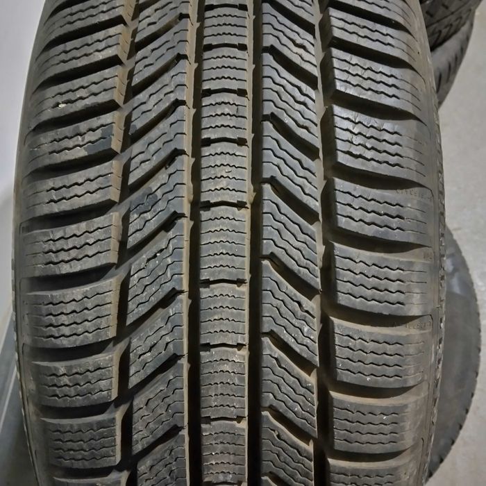 Зимни гуми continental 215 55 17