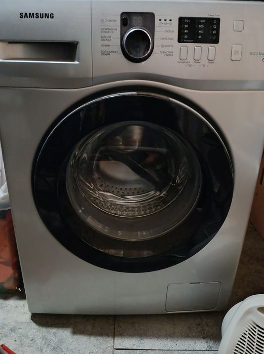 Стиральная машина Самсунг в хорошем состоянии