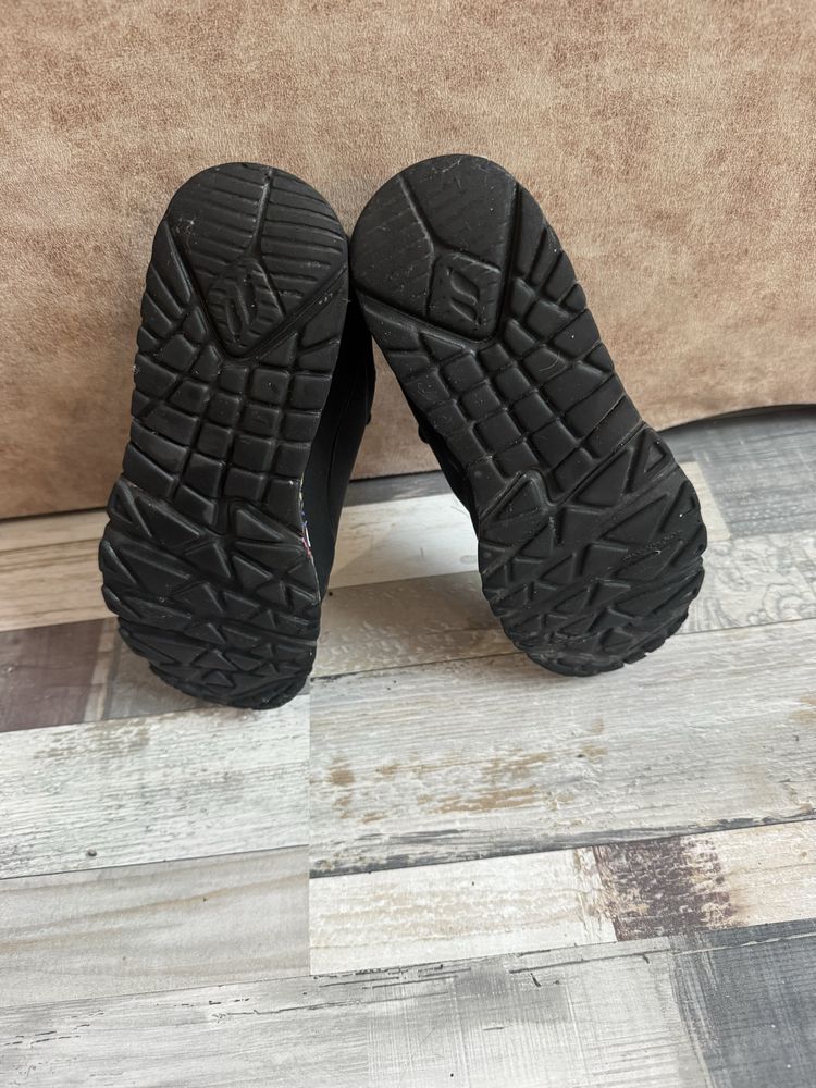 Skechers Heart 35