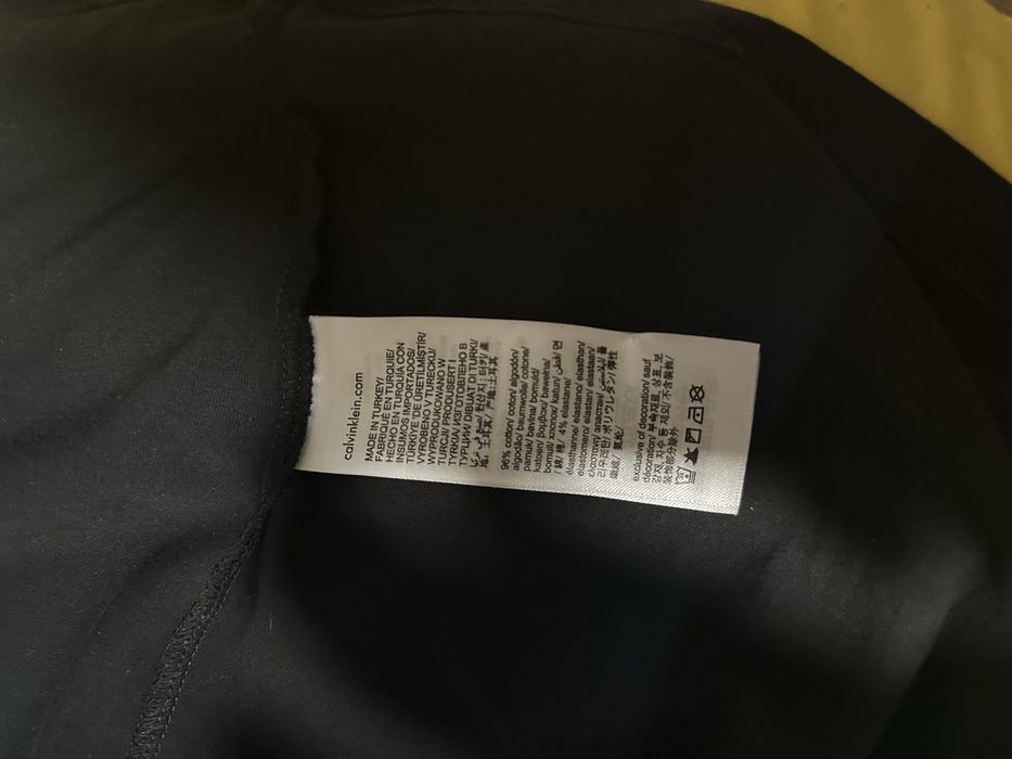 оригинална и стилна мъжка блуза Calvin Klein XXL
