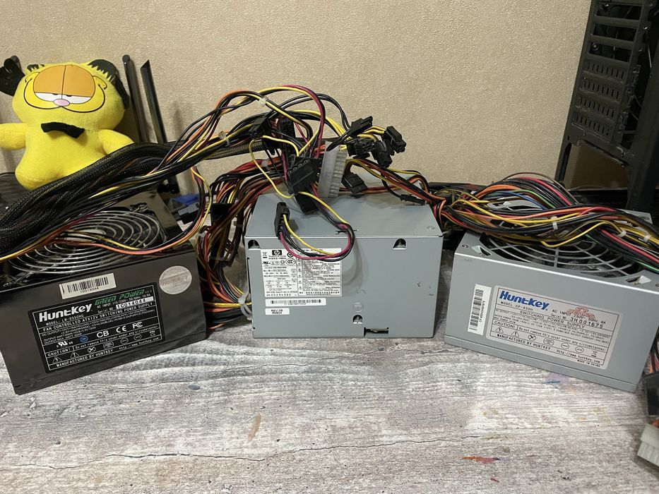 продам блоки питания 550ватт 365ватт 450ватт