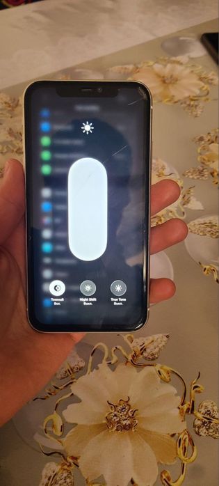 Iphone 11 idyal holatda 85% yomkus 128 pamyat