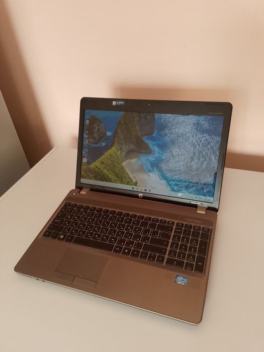 Ноутбук i5 8/500гб заряд держит