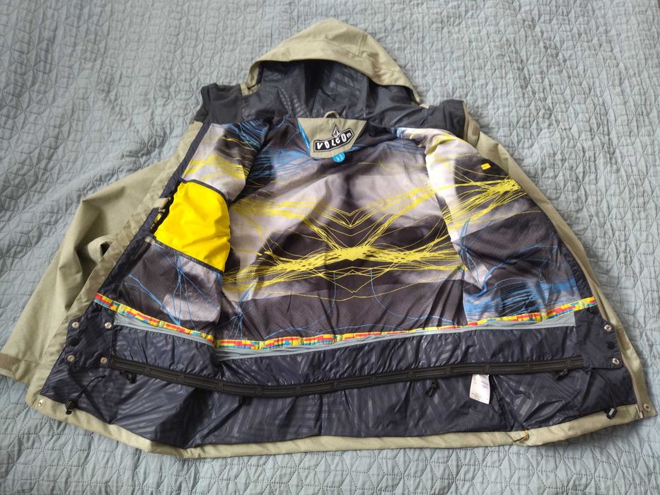 Ски ,сноуборд яке Volcom xl