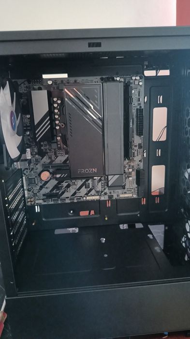 Montez pc-uri custom