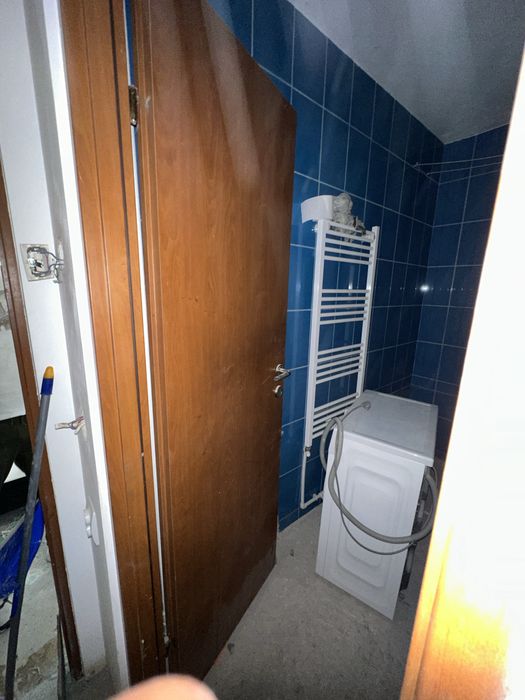 Vand doua usi utilizate aproape noi