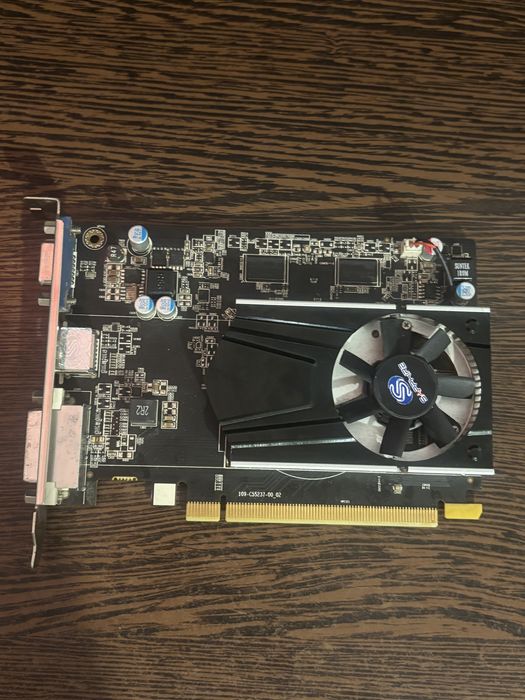 R7 240 2GB with boost placa video