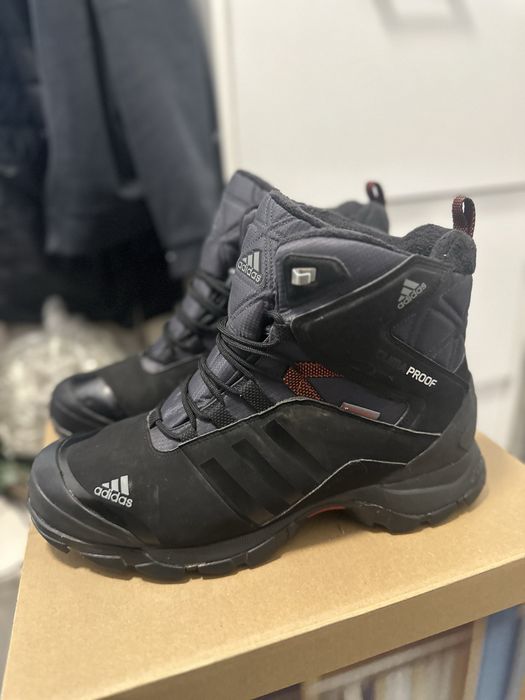 Мъжки зимни обувки Adidas