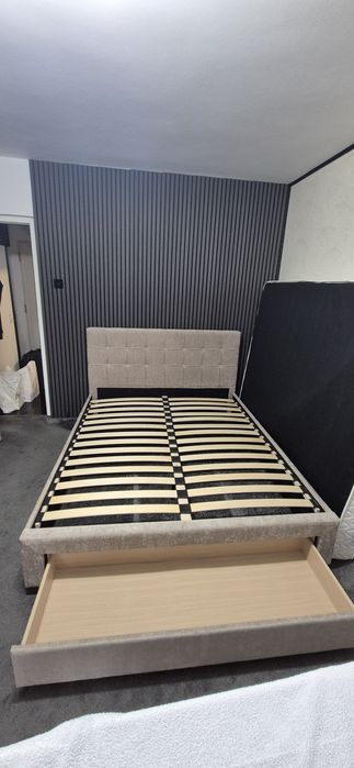 Pat tapițat cu sertar Mobesxpert 200x160. Fara saltea.