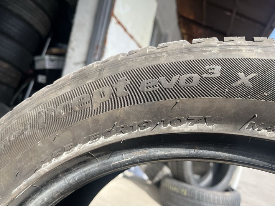 2 бр. зимни гуми 255/50/19 Hankook DOT 2421 6 mm