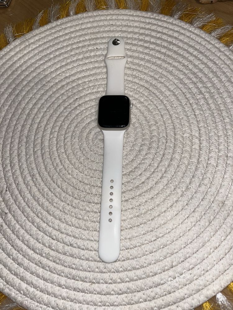 Apple Watch SE (GPS) (2nd Gen) 44mm