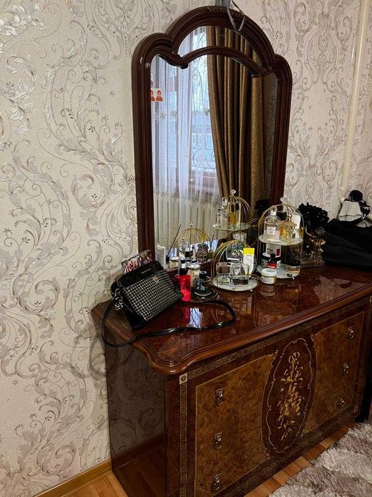 Срочно продам мебель спальню