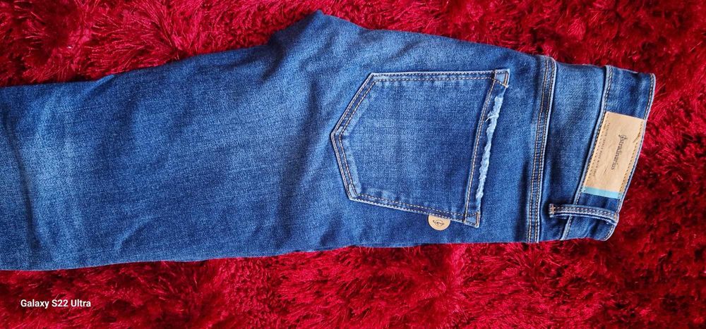 Blugi Stradivarius, Bershka, Zara