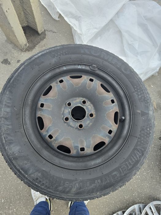 Jante de tabla r 14 cu cauciucuri de iarnă