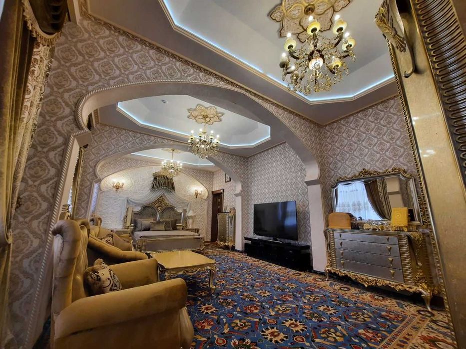 Продаю шикарный эксклюзивный дом 
ТТЗ, Диадора
35 соток
20 комнат