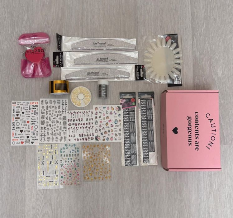 Set unghii si camasa