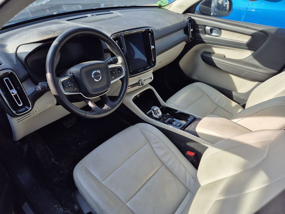 Dezmembram Volvo XC40 2018 2.0 Benzina Turbo T4 190cp