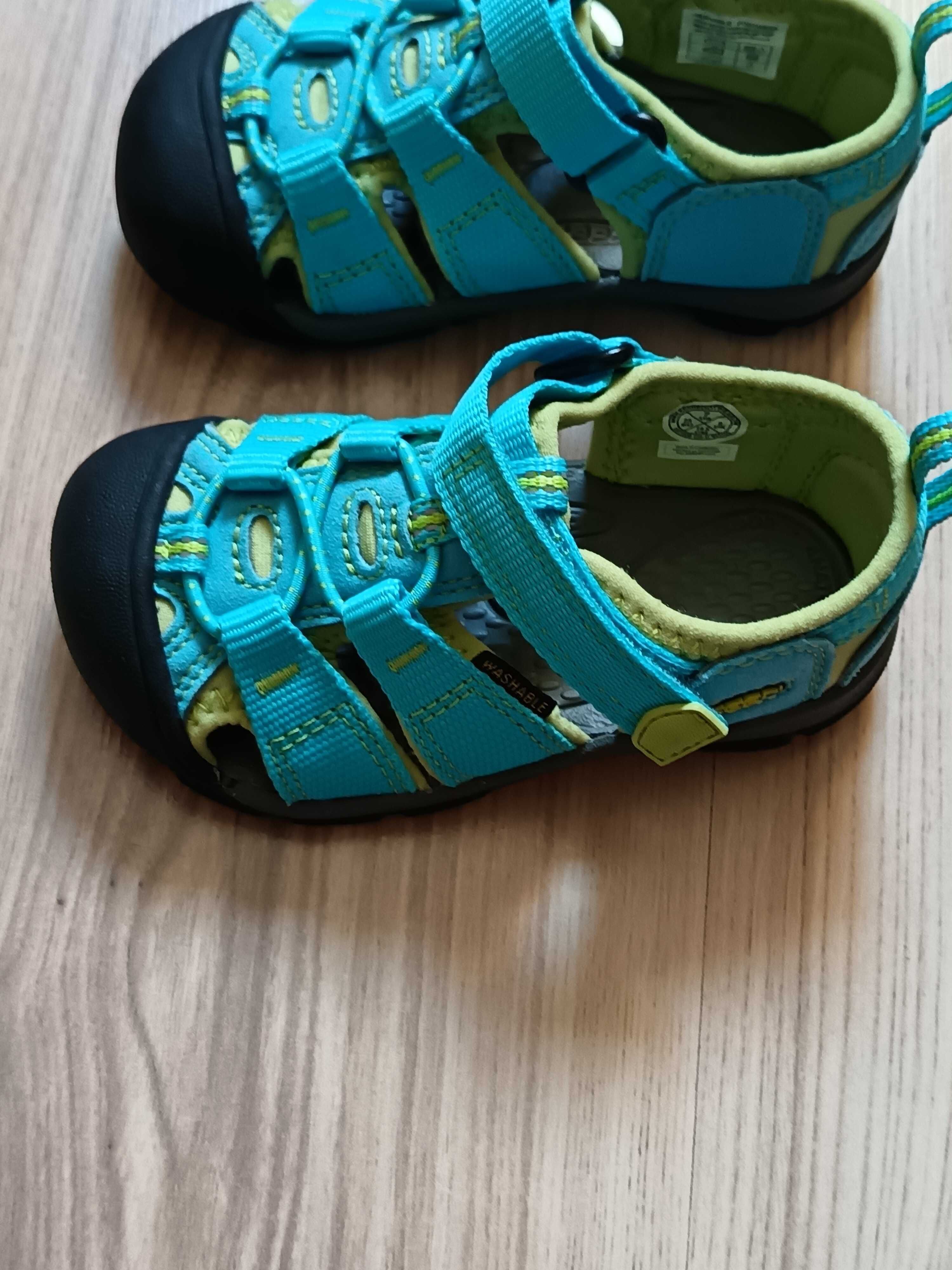 Детски сандали keen и маратонките Adidas 23,5номер.