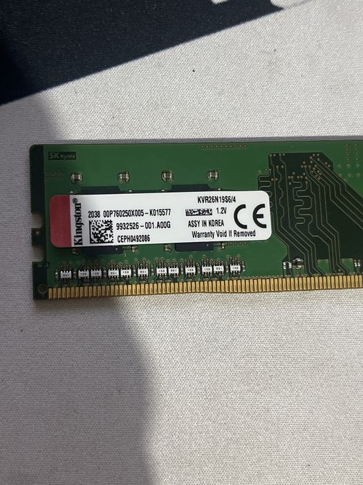 оперативная память DDR4 2 плашки по 4