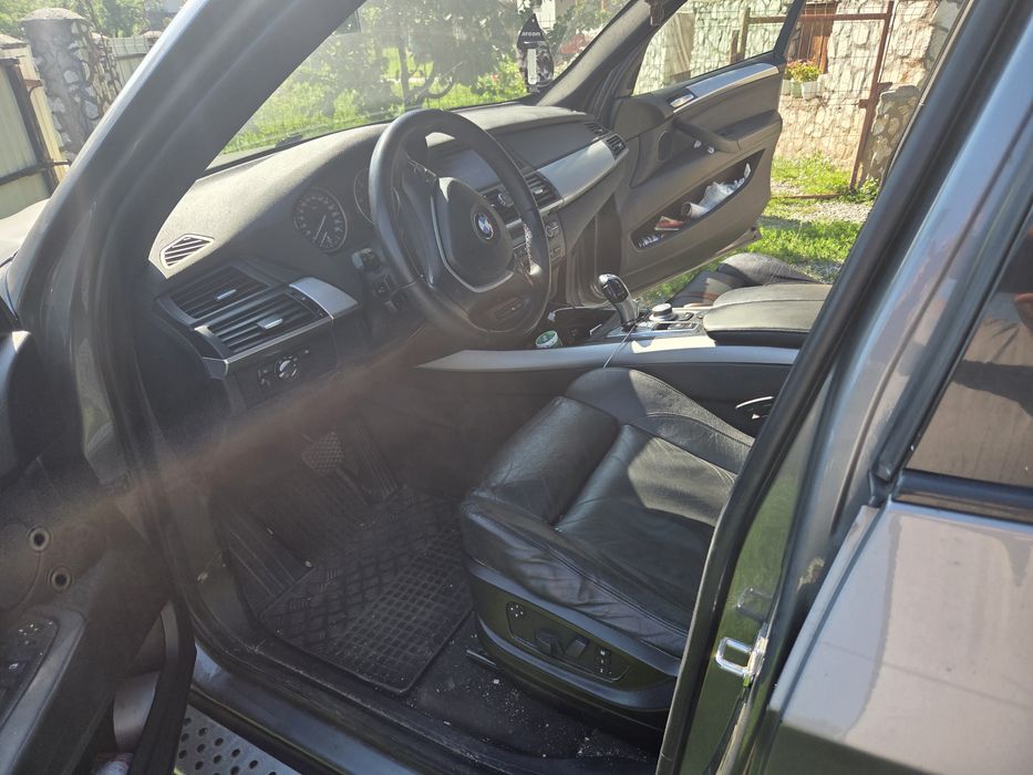 Vând BMW X5 an 2008 .schimb cu dubă 3.5T ..cu prelată