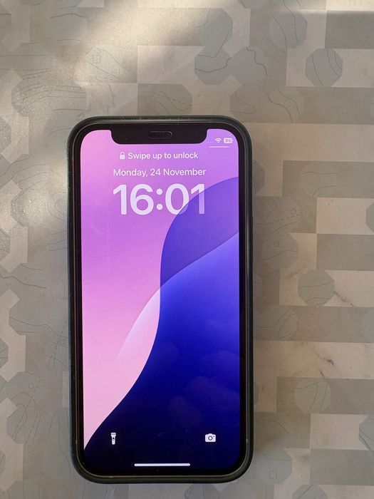 iPhone 12 mini, 64 GB, бял, с оригинален Apple кейс