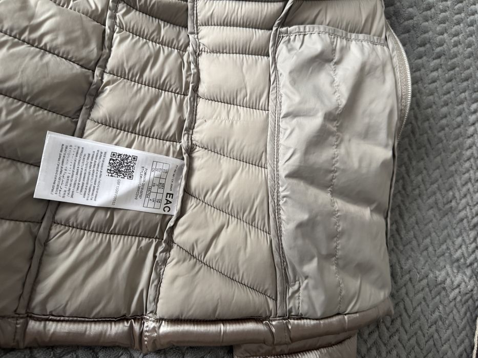 Дамско яке Guess -XS размер