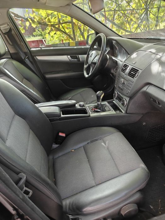 Vand Mercedes C220