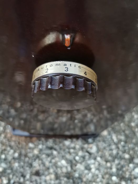 Sobă din fontă cu termostat