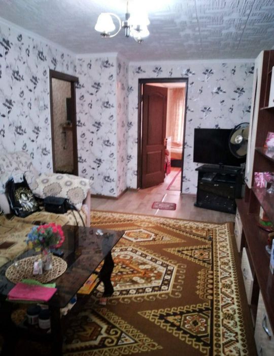 Квартира продаётся Чиланзар 25 квартал 2/4/5 бал 2*6 меб тех Алмаз рес