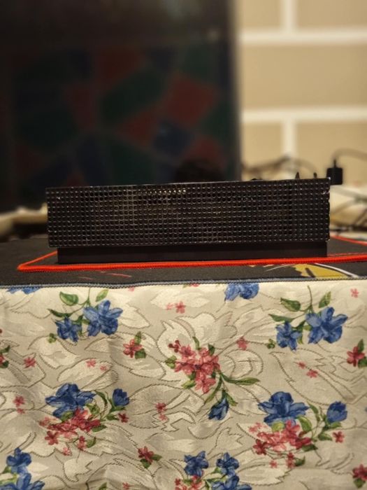 Vând Consola Xbox One S 500GB Pachet Complet: 3 Controllere + 2 Jocuri