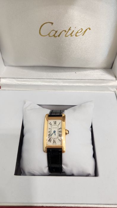 Золотые часы Cartier tank Оригинал.