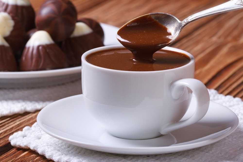 Готовая сухая смесь для горячего шоколада. Qaynoq shokolad uchun smes.