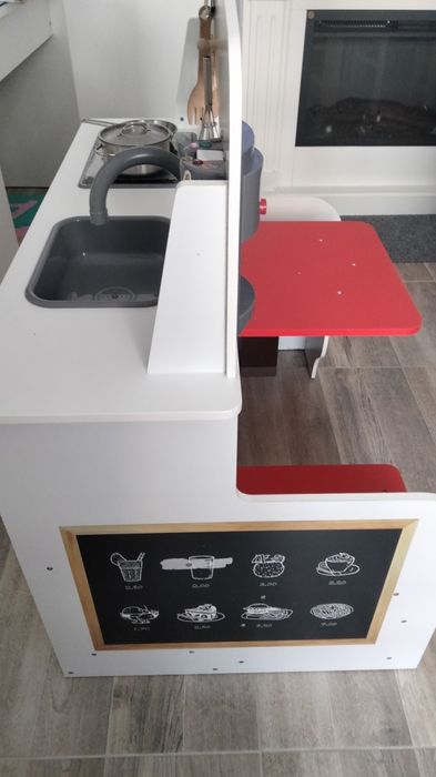 Vând bucătărie cu bar 2 in 1