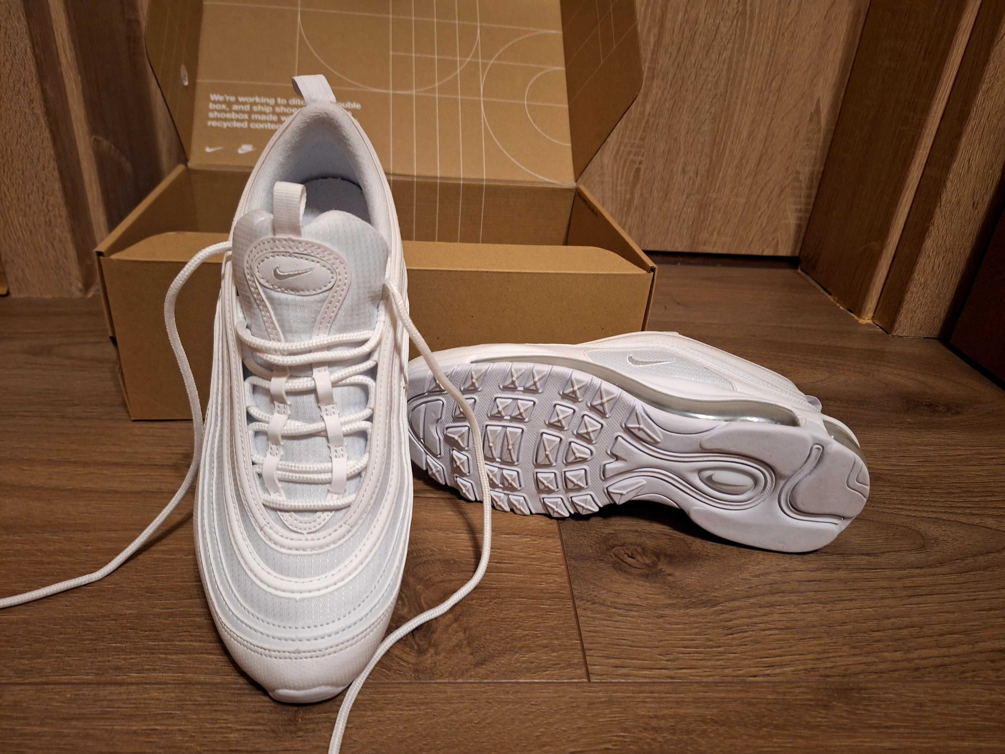 Дамски маратонки Nike
