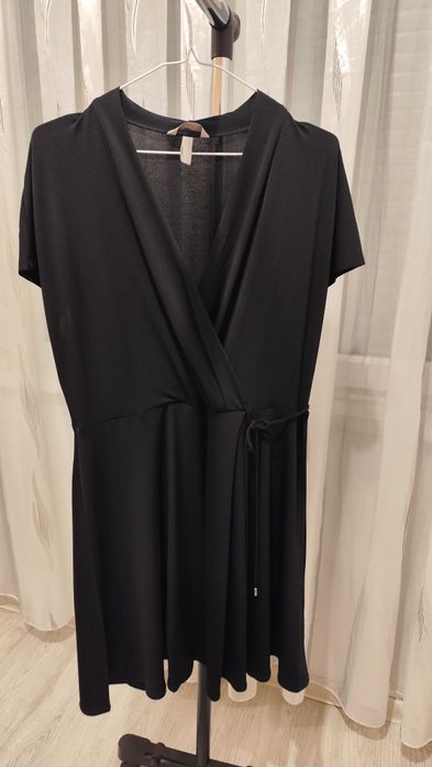 Черна рокля от H&M