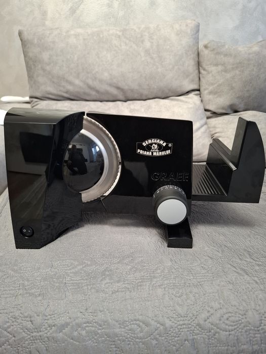 Vând feliator Graef