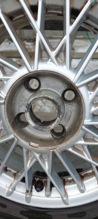 vand jante ford 4 gauri