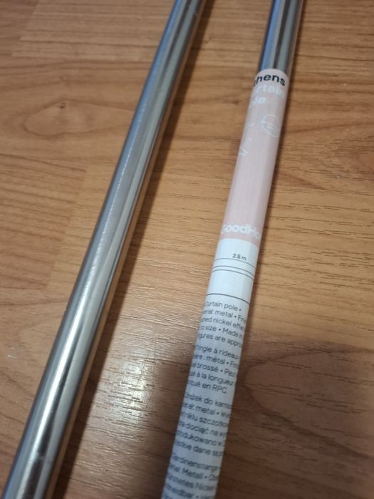 Galerii metalice și de lemn perdea