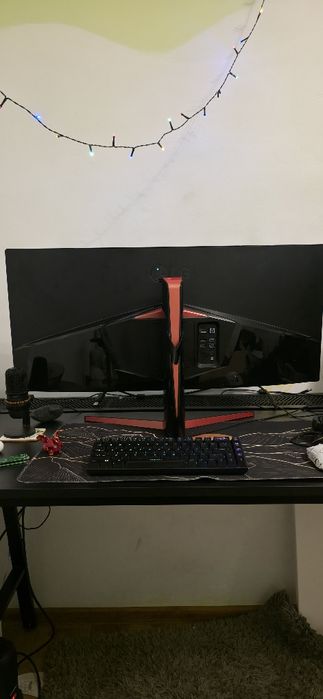 Monitor LG Ultrawide 2560p×1080p 144hz. Diagonala 34"