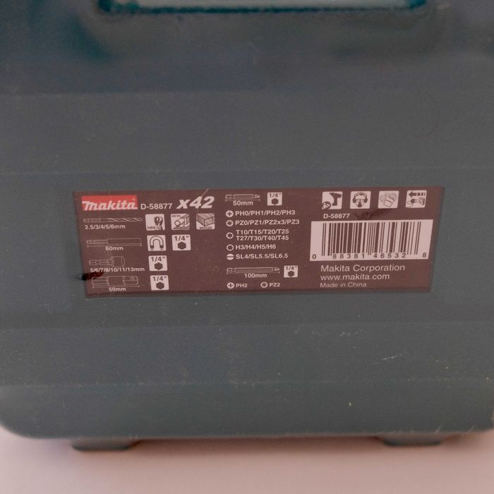 ПРОМО MAKITA Комплект свредла и битове 42 броя-  D-58877