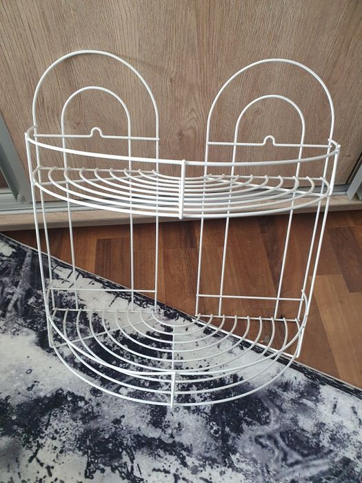 Etajera pentru baie