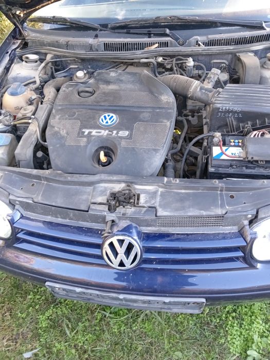 Голф 4 1.9 110 коня всичко работи перфектен мотор и скорости
