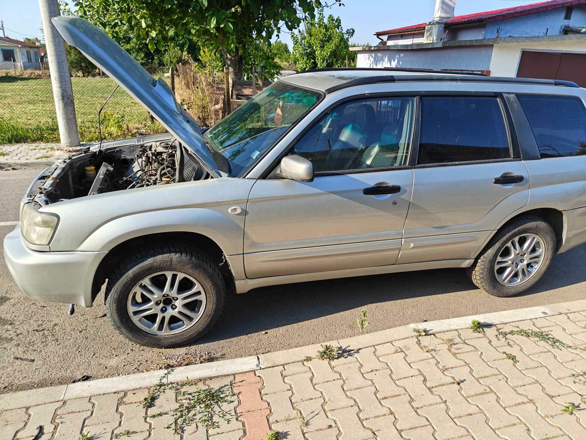 Subaru forester 2.5xt.  2005g