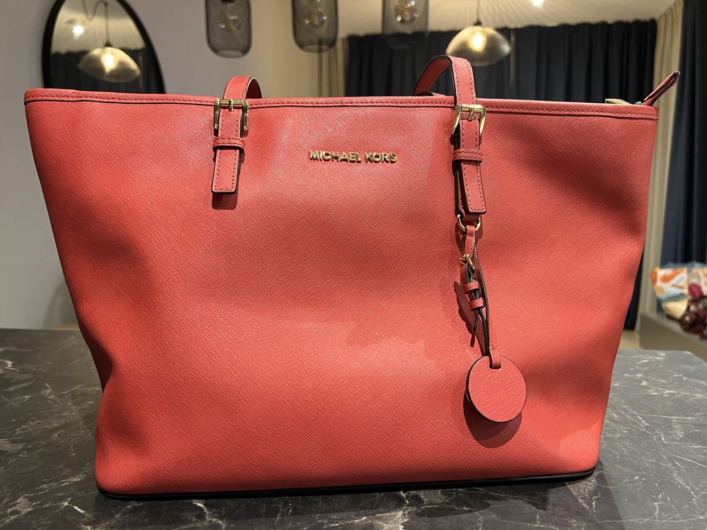 Michael Kors червена голяма чанта