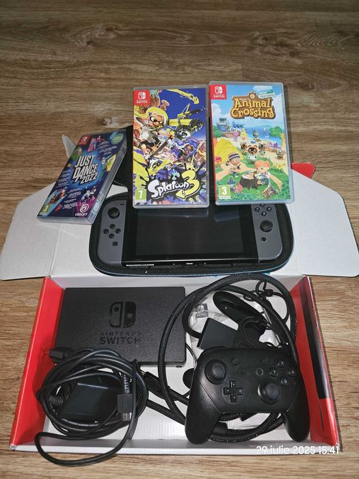 Consola Nintendo Switch + controller wireless + 3 jocuri + Card 32GB