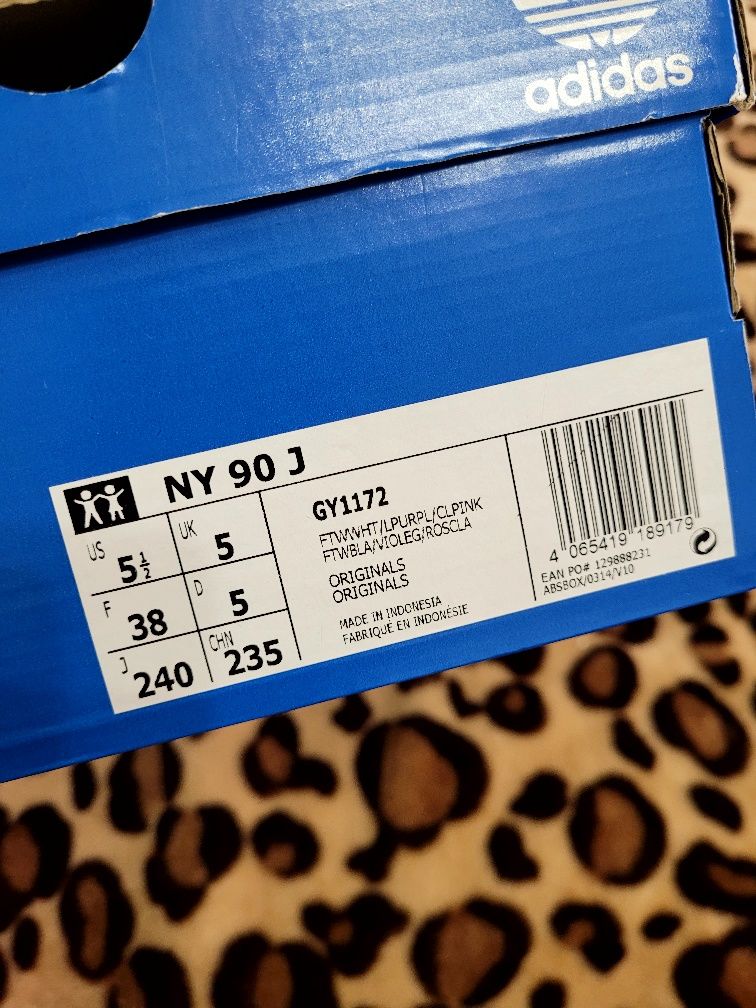 Adidas. NY. 90 J