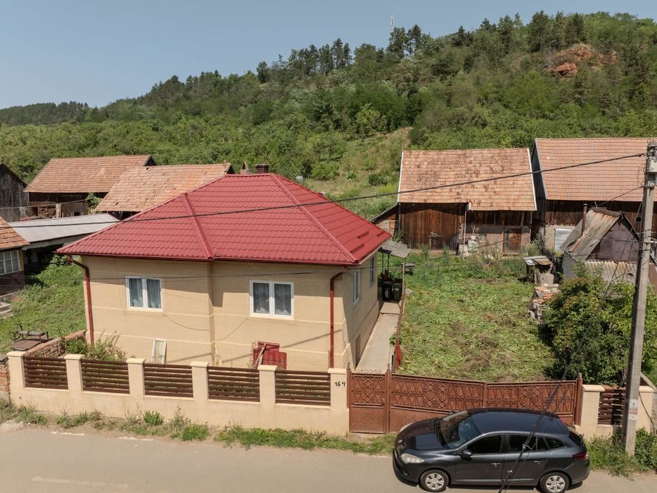 Casă cu teren de 1500 mp, la 30 km de Cluj