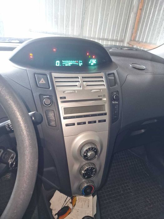 Toyota Yaris 1.3 benzina si gaz an 2007 115.000km