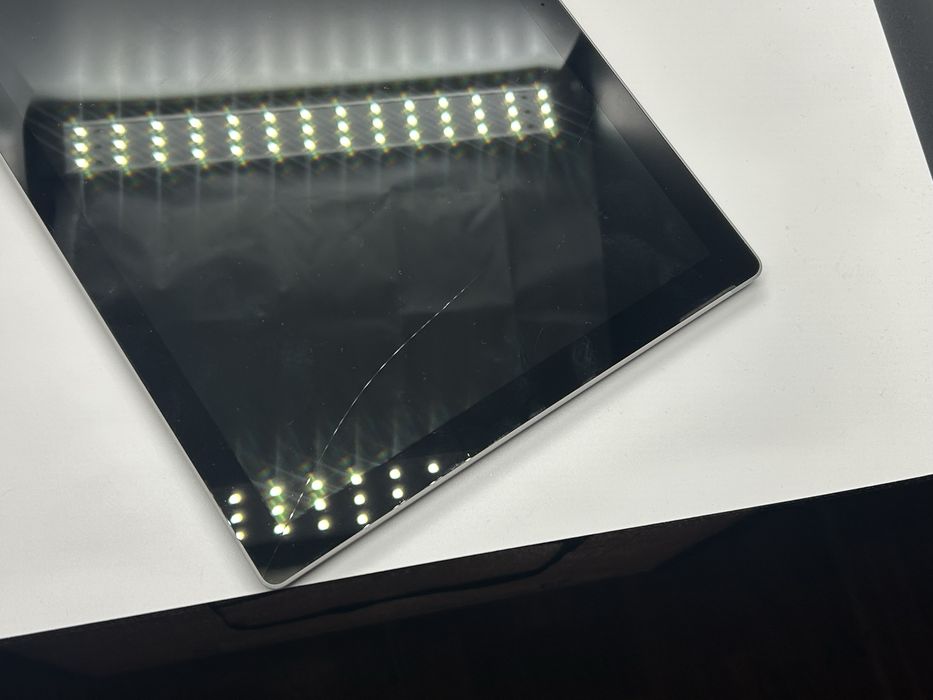 Tablet Microsoft Surface PRO 5 - 1807 - Sticla Crapata -i5 - 256Gb SSD