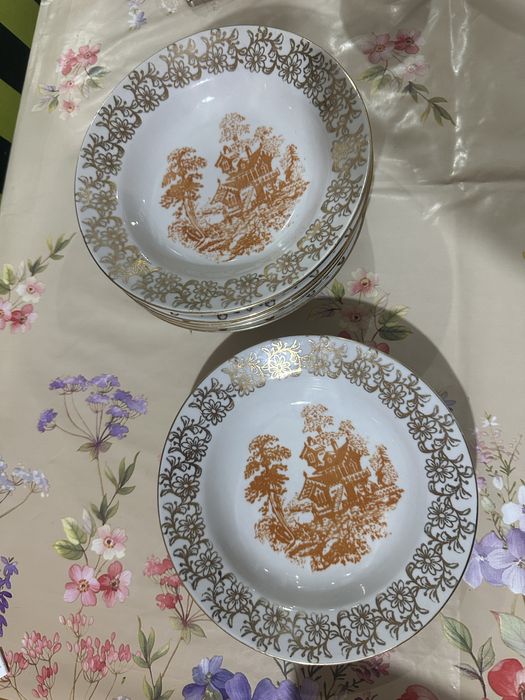 Порцеланови чинии